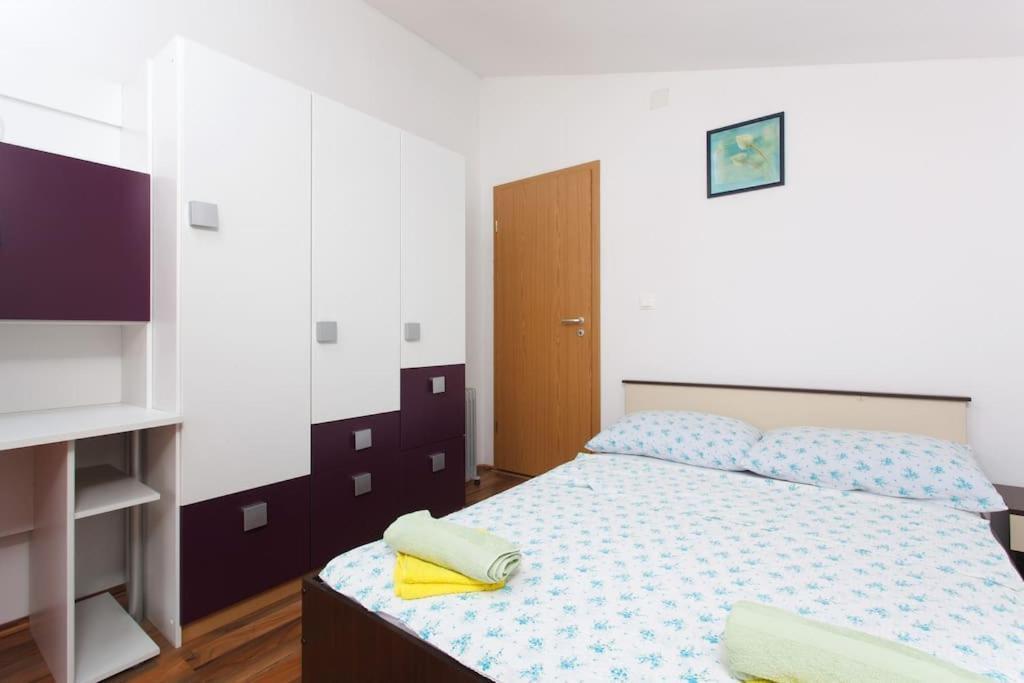 Apartments Mani Trogir Buitenkant foto
