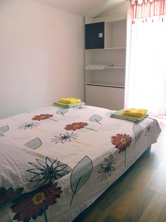 Apartments Mani Trogir Kamer foto